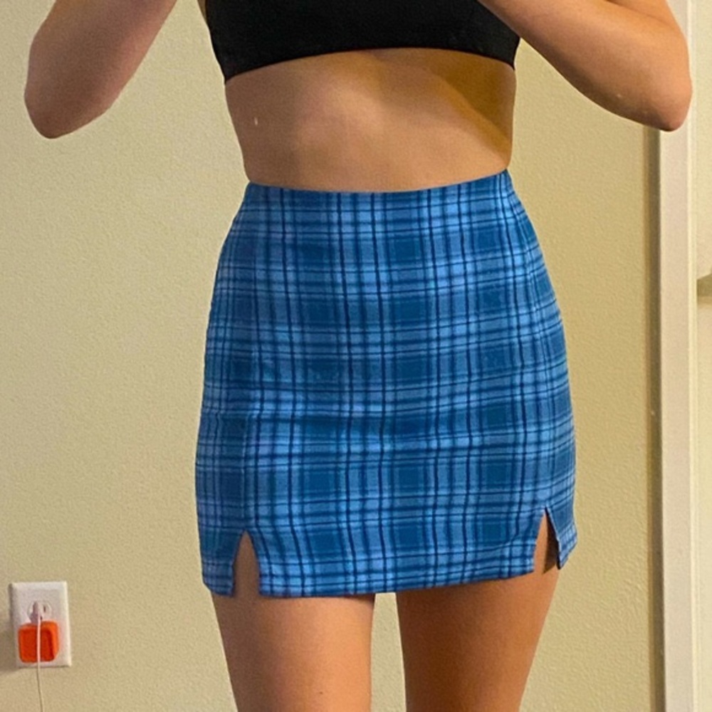 CLASSIC BRANDY MELVILLE SCHOOL GIRL BLUE PLAID MINI SKIRT WITH SIDE SLITS